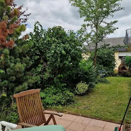 Edgar Und 300 Qm Garten Trier Mosel Eifel Mertesdorf