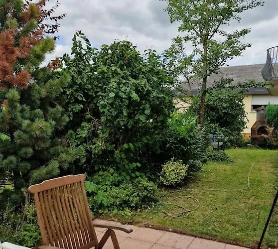 Edgar Und 300 Qm Garten Trier Mosel Eifel Mertesdorf